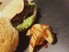 -HIGH FIVE哈福手工汉堡(桂林路店)