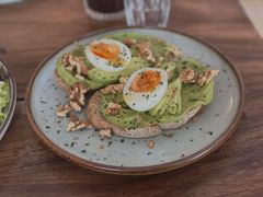 牛油果煮蛋吐司-RAC BAR(安福路店)