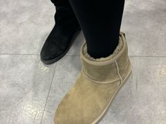 -UGG(燕莎奥特莱斯购物中心店)