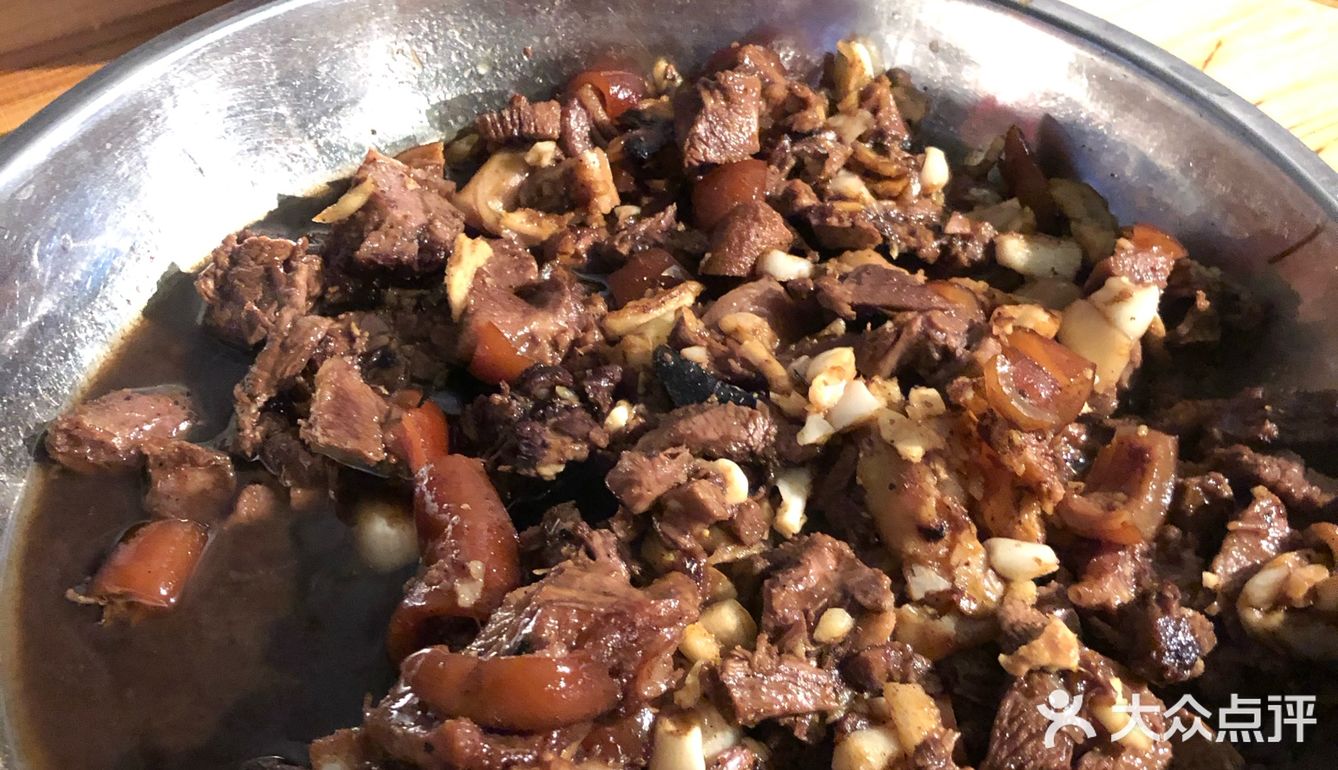 路过看到这里挤满了人，临时改变主意进来吃 店没有名字