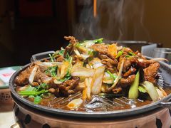 铁板炙烤坝上羊肉羊肉-那家小馆•北京菜•烤鸭(香山店)