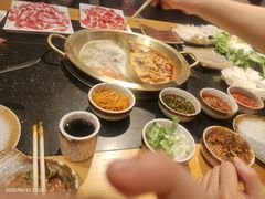 -顶顶汤火牛排火锅·经典铜锅涮肉