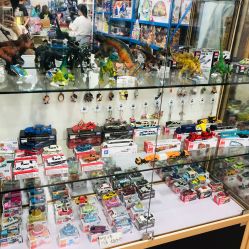 -逝水玩具折扣店