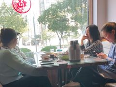 靠窗位-皇后餐厅-煲仔·小菜·打边炉(古北店)