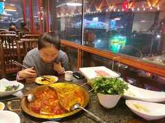 -小天鹅火锅·一线江景洪鼎旗舰店(洪崖洞店)
