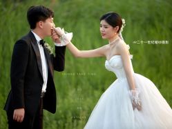 -二十一世纪婚纱摄影(省府前街店)