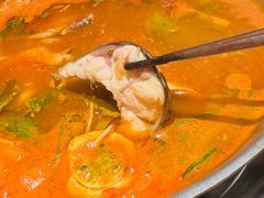 -野山舂·贵州现舂酸汤火锅(鸿通城店)