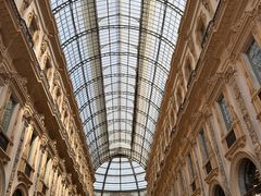 -文艺复兴百货(米兰大教堂广场店)