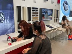 -TESLA 特斯拉(上海太古汇体验店)