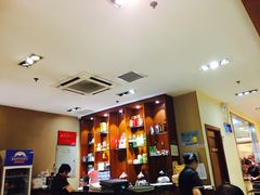 大堂-老人和饭店(打浦路店)