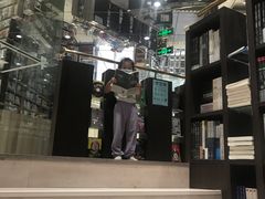 -钟书阁(群光广场店)