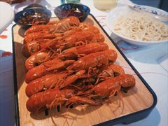-肥肥虾庄·金牌油焖大虾(汉街SKP店)