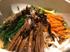 -云海肴·汽锅鸡·云南菜(天山百盛优客店)