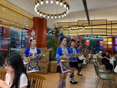 -刘姐啤酒鱼民族演艺餐厅(西街总店)
