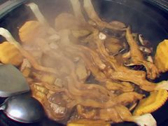 -铁锅炖灶台鱼老三炖鱼馆