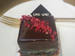 -UNI UNI(环亚凯瑟琳店)
