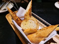 餐前面包-C&R西班牙餐厅