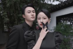 -现代经典婚纱摄影