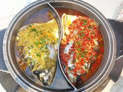 -阿瓦山寨·湘菜现炒·剁椒鱼头王(咸阳总店)