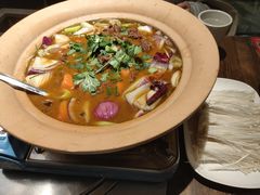 -龙巢盱眙龙虾·牛蛙·烧烤宵夜(八卦岭店)