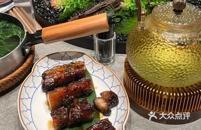 Red Sauce Black Barbecue Pork