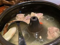 -云海肴·汽锅鸡·云南菜(天山百盛优客店)