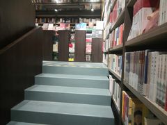 -钟书阁(群光广场店)