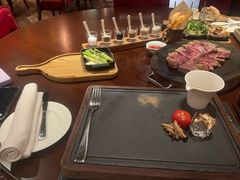 -恰餐厅及酒吧 CHAR Bar & Grill (北京丽都皇冠假日店)