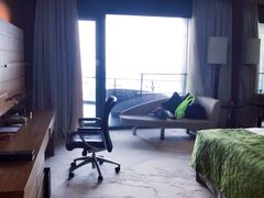 -上海滴水湖皇冠假日酒店