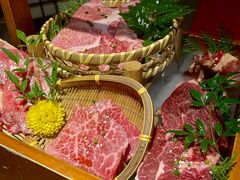 -山川小町·极番烧肉(新地假日广场店)
