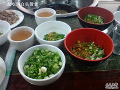 白汤蘸碟、红汤蘸碟-重庆乌鱼庄·龙滋鲜(青羊大道店)