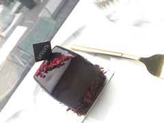 -UNI UNI(环亚凯瑟琳店)