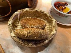 芝麻烧饼-清真·老门框爆肚涮肉·中华老字号(丰管路店)