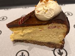 -HOT CRUSH趁热集合·现烤面包(上海环球港店)
