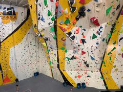 -问山MountQuest攀岩馆