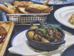 松露炒蘑菇-C&R西班牙餐厅