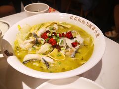 -渝是乎酸菜鱼(龙旗购物中心店)