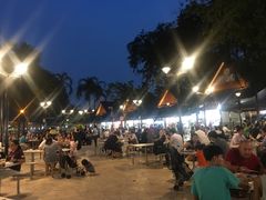 -纽顿熟食中心
