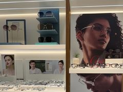 -J-Optical佳视明眼镜·蔡司视觉(青岛金茂览秀城店)
