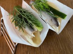 凤尾鱼酸黄瓜配饺子皮-BOR Eatery(安福路店)