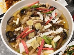 -有红鸡毛店·川菜(建设路店)