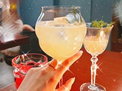 -毛毛虫酒吧