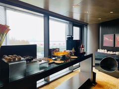 -上海滴水湖皇冠假日酒店