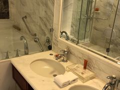 -深圳富苑皇冠假日套房酒店