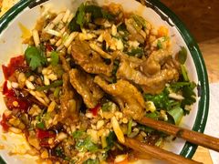 -拈签一笑黄牛肉辣卤串串