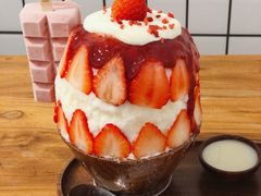 草莓生乳冰-WONDER ICE 萬得冰田(建設路总店)