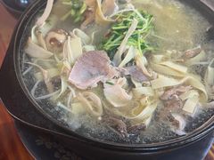 -丽虹云南过桥米线(兴工街店)