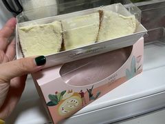 -顶东面包花园·生日蛋糕(世博店)