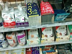 零售区-全家便利店(虹桥路四店)