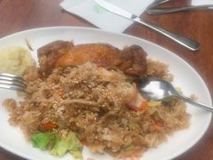 海鲜炒饭配香蒜烤鸡-玛格萝妮比萨屋(四平店)